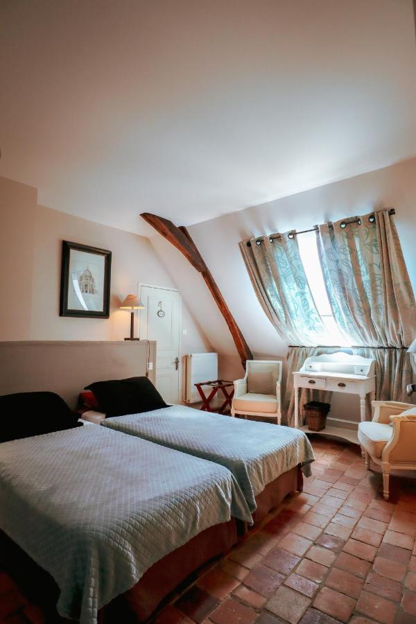 Le Grand Presbytere De Beaulieu Bagian luar foto